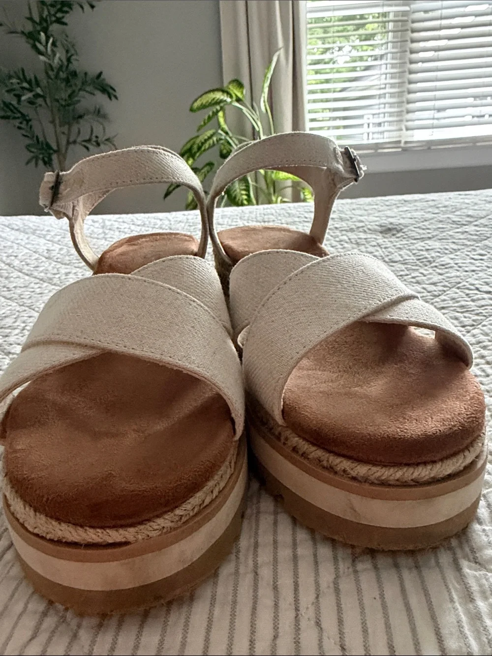 Tom’s Gia Natural Wedge Canvas Platform Sandals - 6.5